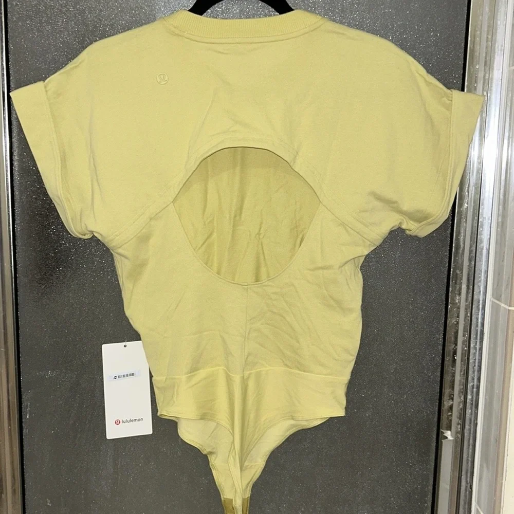 🩷FIRM PRICE🩷 Lululemon Heavy Weight T shirt Bodysuit